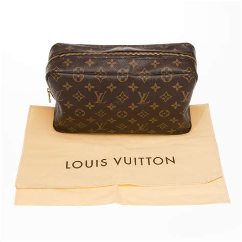 lv necessär|LV Essentials Collection for Women .